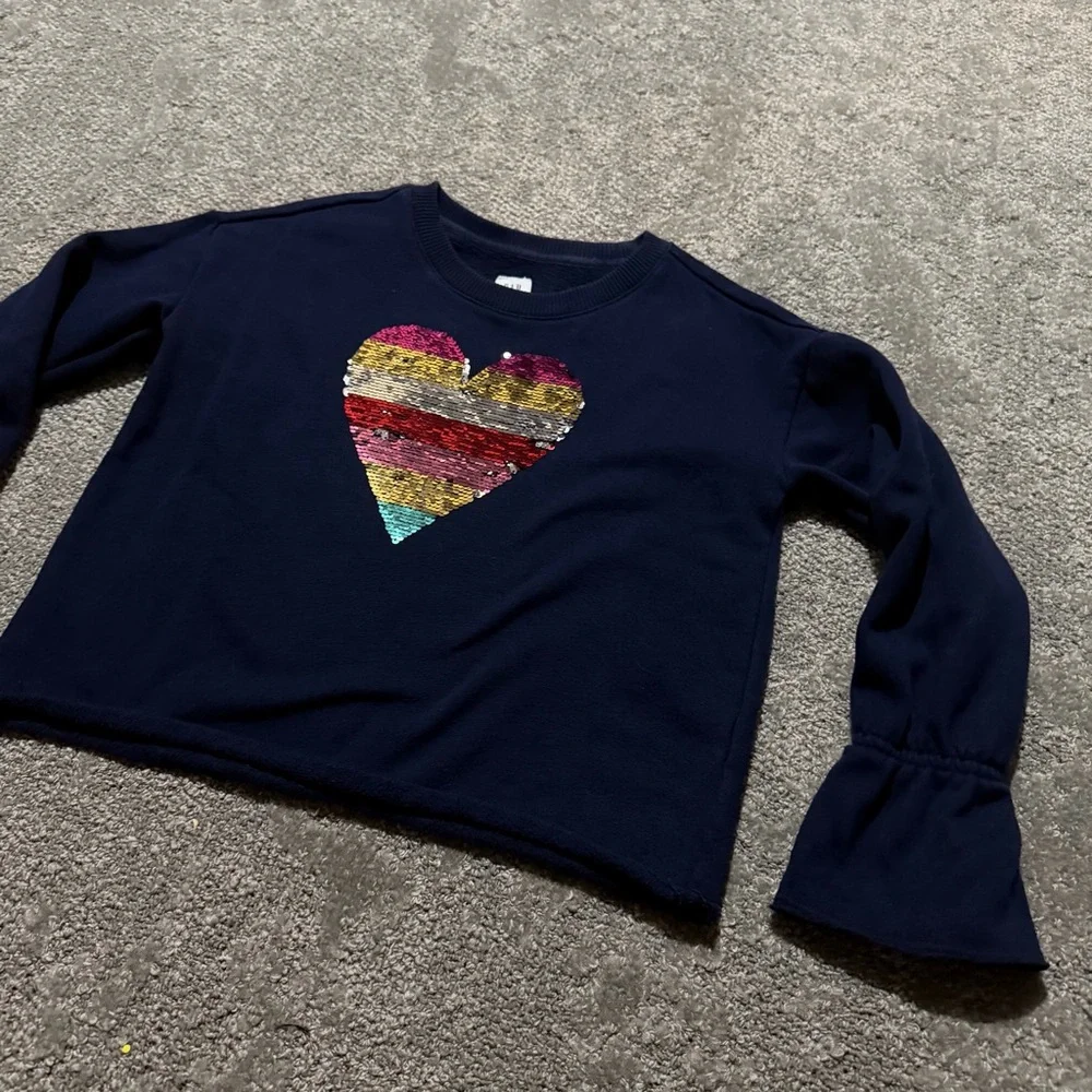 GAP Kids long sleeve navy blue sweatshirt‎ with heart and baggy sleeves size 6/7